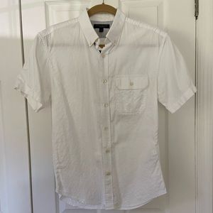 Banana Republic Textured Short Sleeve Button Down Shirt